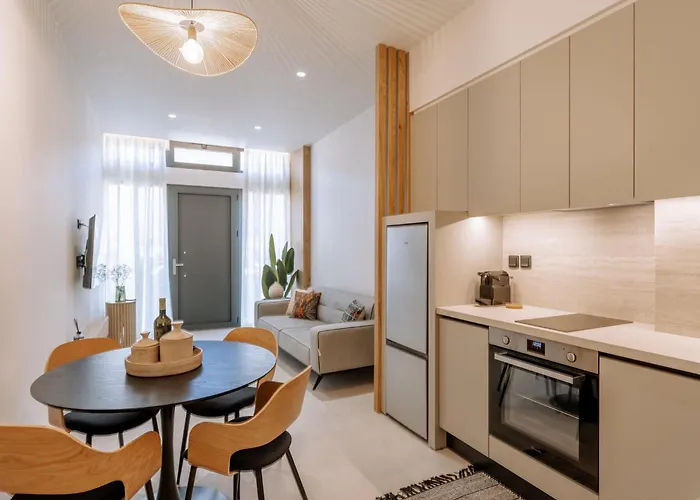 Lineria Luxury Living Corfu (city)